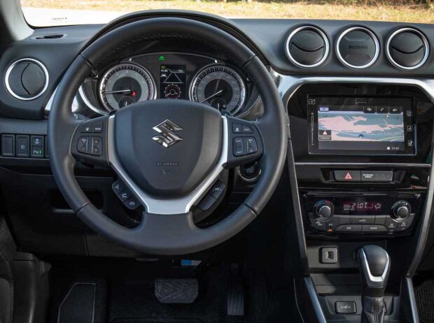 Suzuki Vitara (2024) Suzuki Vitara (2024)