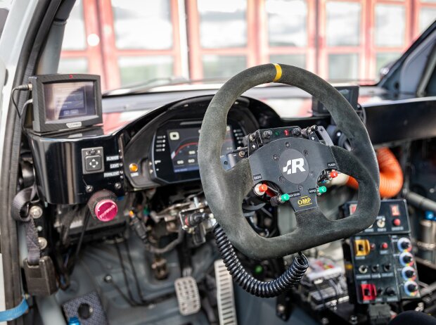 Modernste Rennsporttechnik im Cockpit des VW Beetle RSR