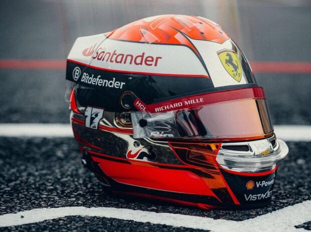 Helmdesign von Charles Leclerc beim GP Japan 2024 in Suzuka in Erinnerung an Jules Bianchi