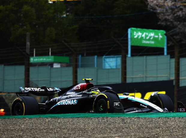 Titel-Bild zur News: Lewis Hamilton (Mercedes W15) beim Formel-1-Training in Japan 2024