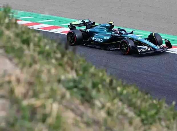 Fernando Alonso (Aston Martin AMR24) beim Formel-1-Qualifying in Japan 2024 Titel-Bild zur News: Fernando Alonso (Aston Martin AMR24) beim Formel-1-Qualifying in Japan 2024