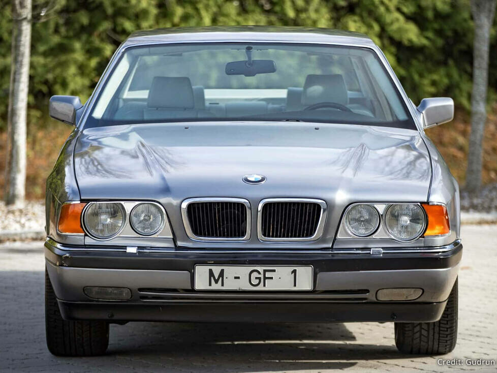 BMW 750iL V16 Goldfisch (1990)