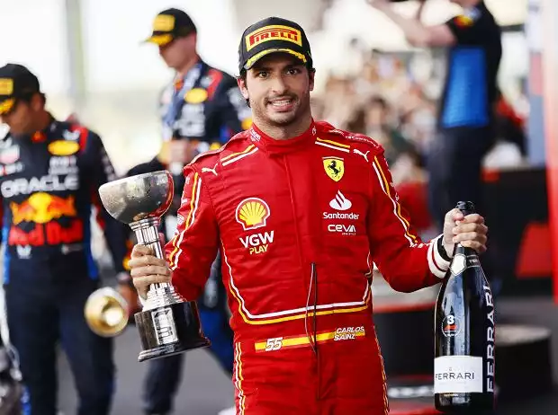 Carlos Sainz rast auch in Japan aufs Podest Titel-Bild zur News: Carlos Sainz rast auch in Japan aufs Podest