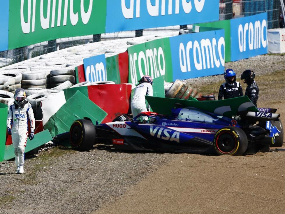 Daniel Ricciardo und Alex Albon kollidieren in Suzuka