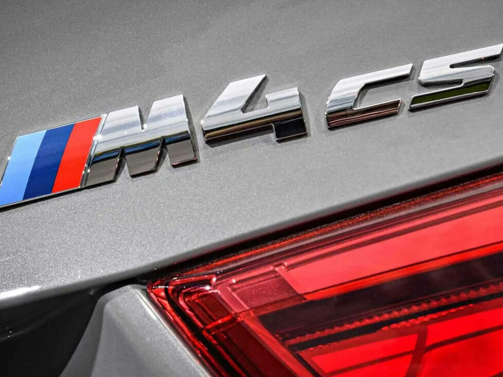 BMW M4 CS Logo
