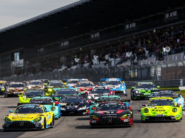 Titel-Bild zur News: Start zu einem Rennen der Nürburgring-Langstrecken-Serie (NLS)