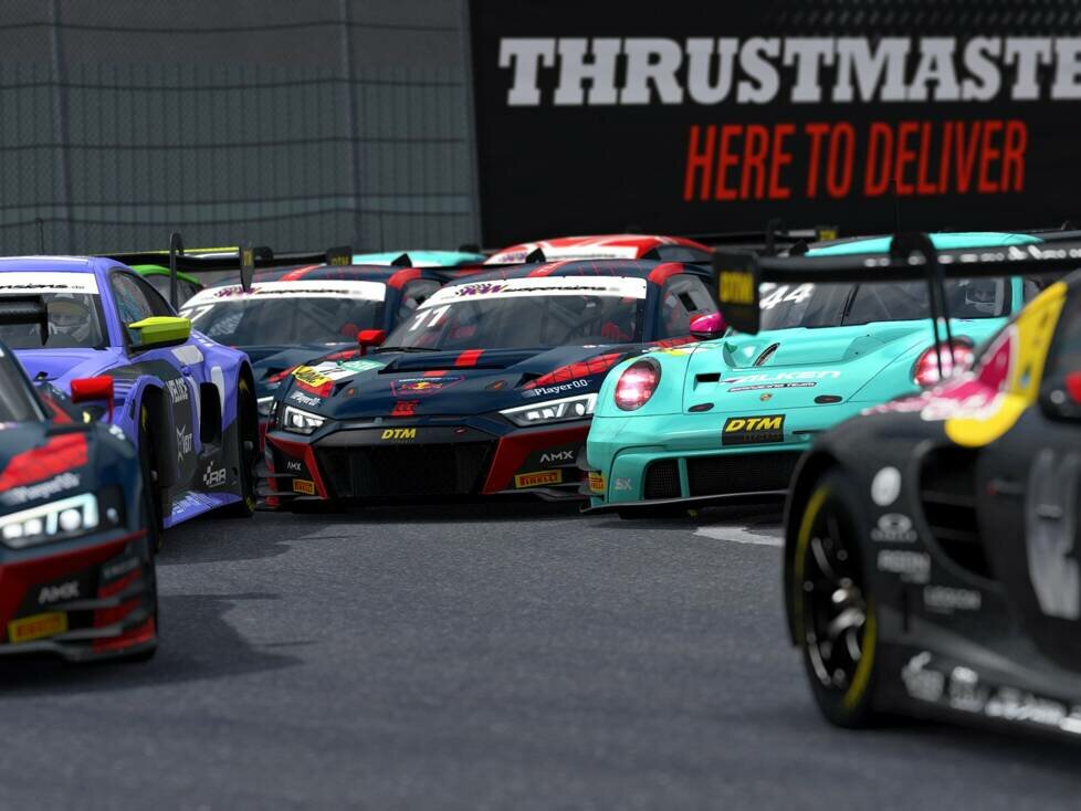 In der DTM eSports Championship wird mit harten Bandagen gekämpft