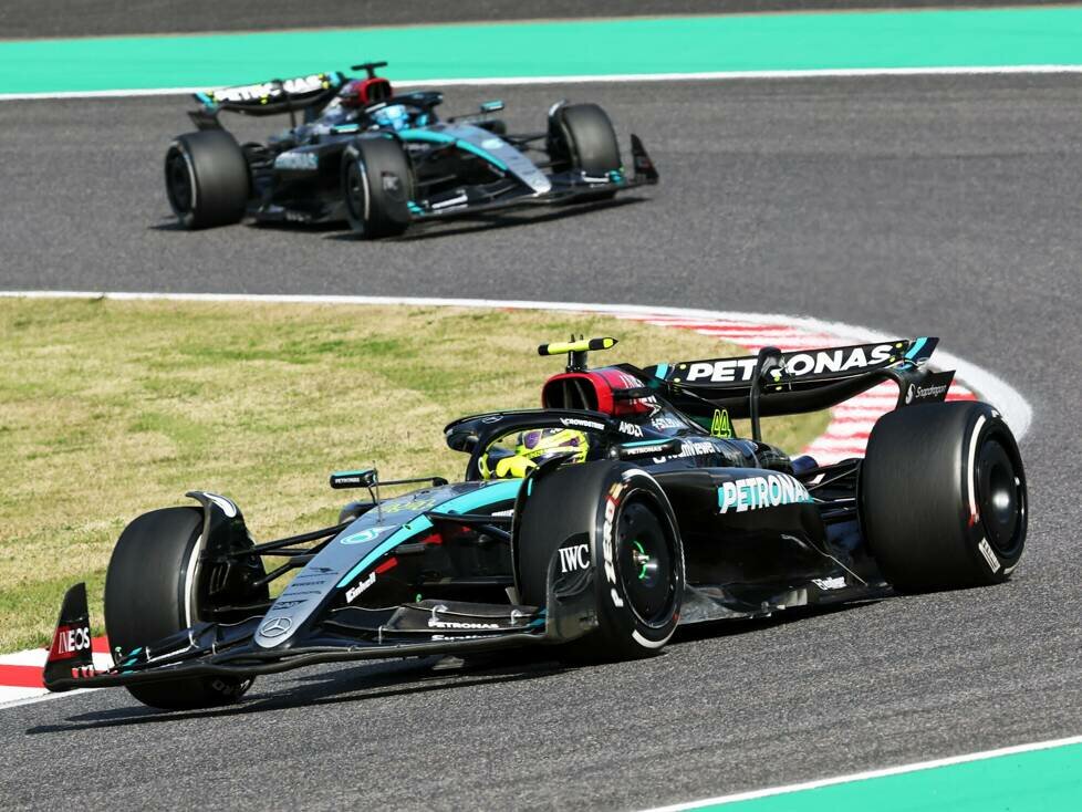 Lewis Hamilton und George Russell beim Formel-1-Rennen in Japan 2024