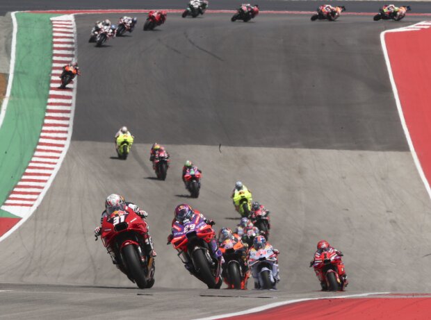 MotoGP-Action beim GP Amerika 2024 in Austin: Pedro Acosta führt