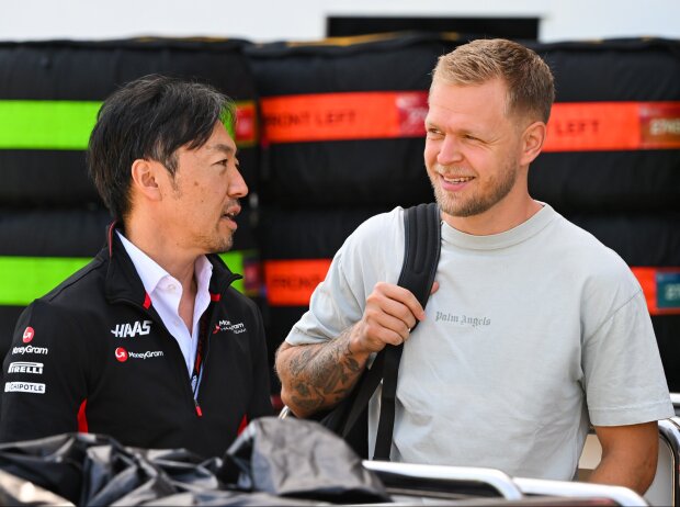 Titel-Bild zur News: Haas-Teamchef Ayao Komatsu und Kevin Magnussen