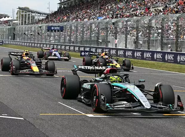 Über Mercedes reibt man sich bei Red Bull verwundert die Augen Titel-Bild zur News: Über Mercedes reibt man sich bei Red Bull verwundert die Augen