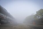 Nebel im Fahrerlager in Schanghai