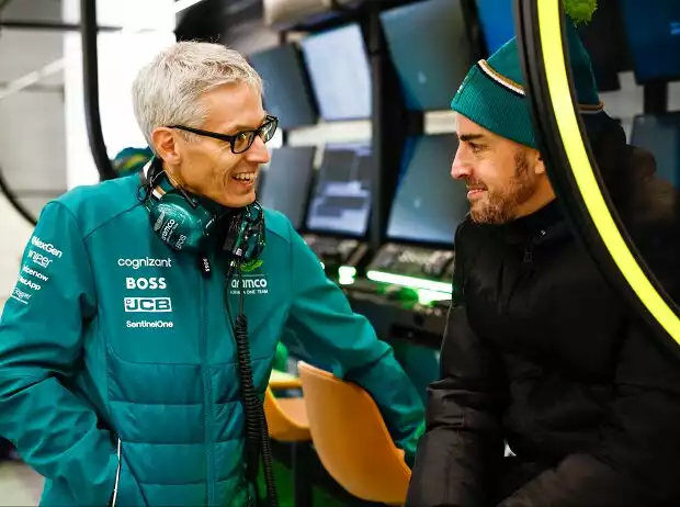 Aston-Martin-Teamchef Mike Krack und Fernando Alonso Titel-Bild zur News: Aston-Martin-Teamchef Mike Krack und Fernando Alonso