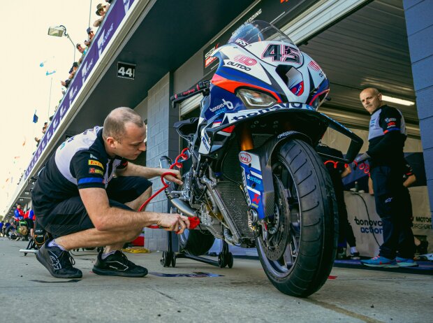 BMW M1000RR