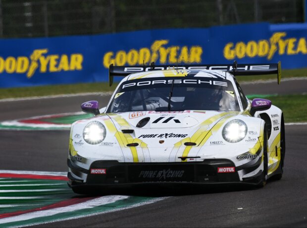 Der Manthey-Porsche #92 holt die Pole in der LMGT3-Klasse