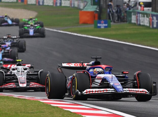 Titel-Bild zur News: Dafür gab es Ärger: Daniel Ricciardo vor Nico Hülkenberg