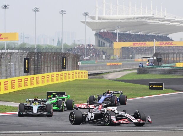 Kampf in den Niederungen: Hamilton im Duell mit Haas, Sauber und Williams