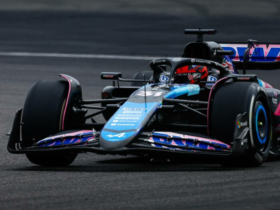 Esteban Ocon im Alpine A524 beim Formel-1-Rennen in Schanghai 2024