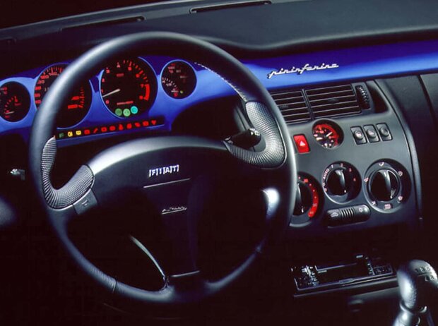 Cockpit des Fiat Coupe (1994-2000) Cockpit des Fiat Coupe (1994-2000)