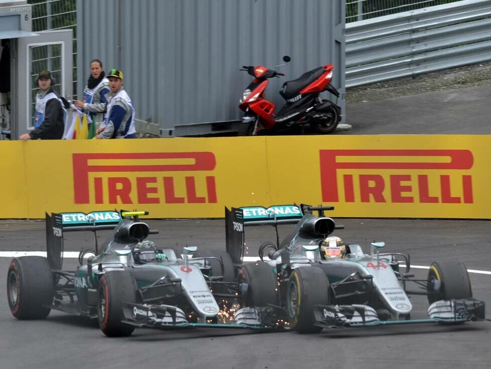 Funkenflug: Auch in Spielberg fuhren sich Rosberg und Hamilton 2016 in die Kiste