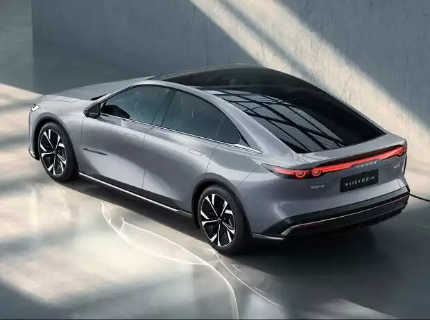 2025 Mazda EZ-6 Titel-Bild zur News: 2025 Mazda EZ-6