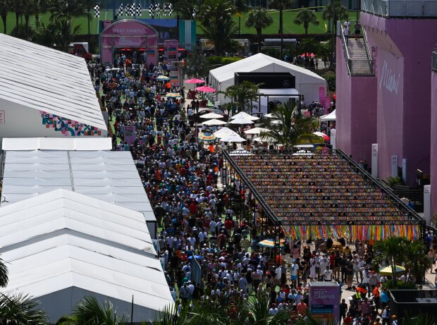 Fans auf dem Gelände des Miami International Autodrome