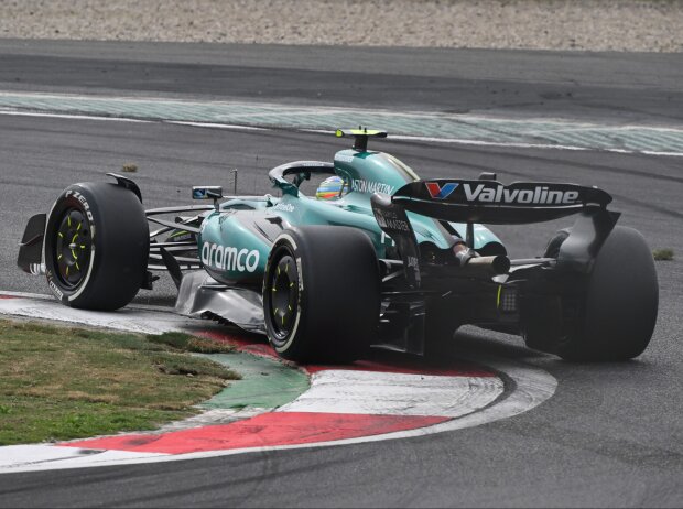 Titel-Bild zur News: Fernando Alonso (Aston Martin AMR24) beim Formel-1-Rennen in Schanghai 2024