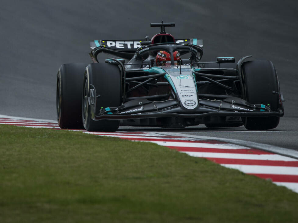 George Russell (Mercedes W15) beim Formel-1-Rennen in China 2024