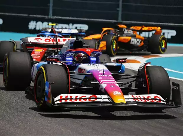 Stark: Daniel Ricciardo kann Carlos Sainz und Oscar Piastri in Schach halten Titel-Bild zur News: Stark: Daniel Ricciardo kann Carlos Sainz und Oscar Piastri in Schach halten