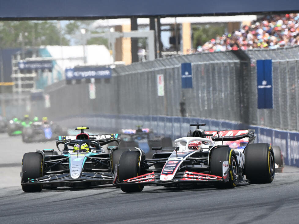 Kevin Magnussen, Lewis Hamilton