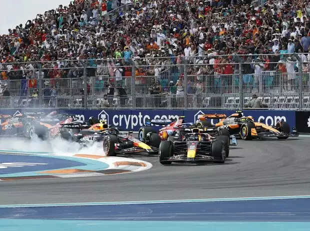 Max Verstappen, Sergio Perez Titel-Bild zur News: Max Verstappen, Sergio Perez