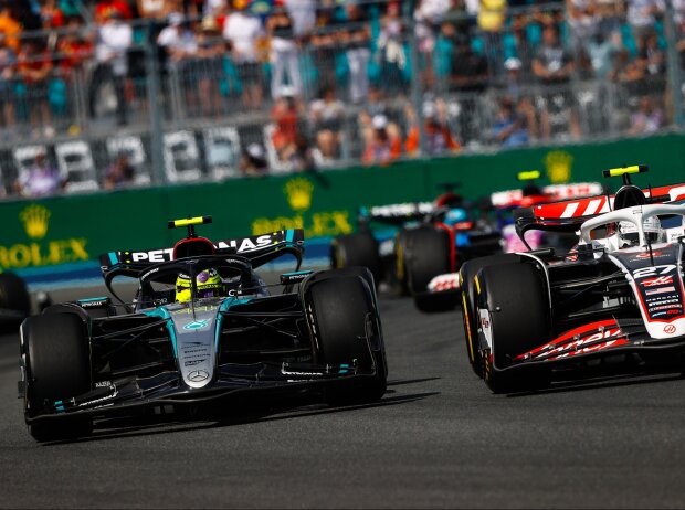 Titel-Bild zur News: Lewis Hamilton kämpft in Miami mit Nico Hülkenberg