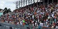 Fans auf einer Tribüne am Miami International Autodrome bei der Formel 1 2024