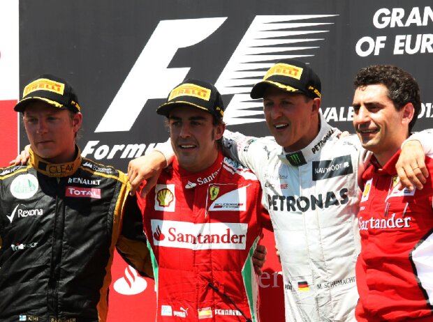 Valencia 2012: Räikkönen, Alonso, Schumacher und Stella am Podest