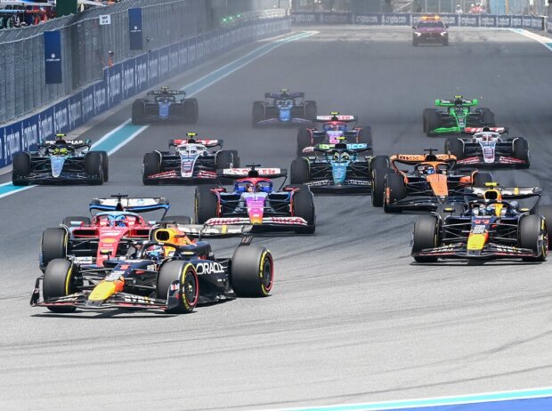 Titel-Bild zur News: Startszene beim Miami-Grand-Prix der Formel 1 2024