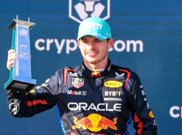 Titel-Bild zur News: Max Verstappen auf dem Podium beim Formel-1-Rennen in Miami 2024