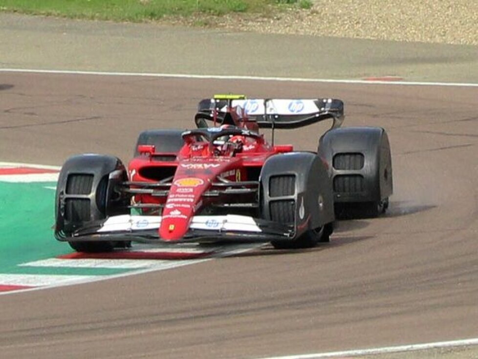 Ferrari-Testfahrten mit verkleideten Regenreifen in Fiorano 2024