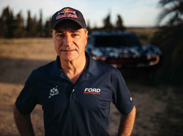 Titel-Bild zur News: Carlos Sainz startet bei der Rallye Dakar 2025 für Ford