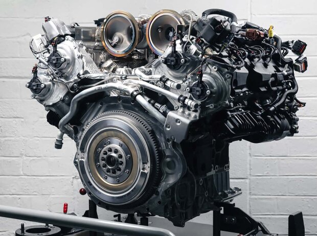 Titel-Bild zur News: Bentley Ultra Performance Hybrid V8 (2024)