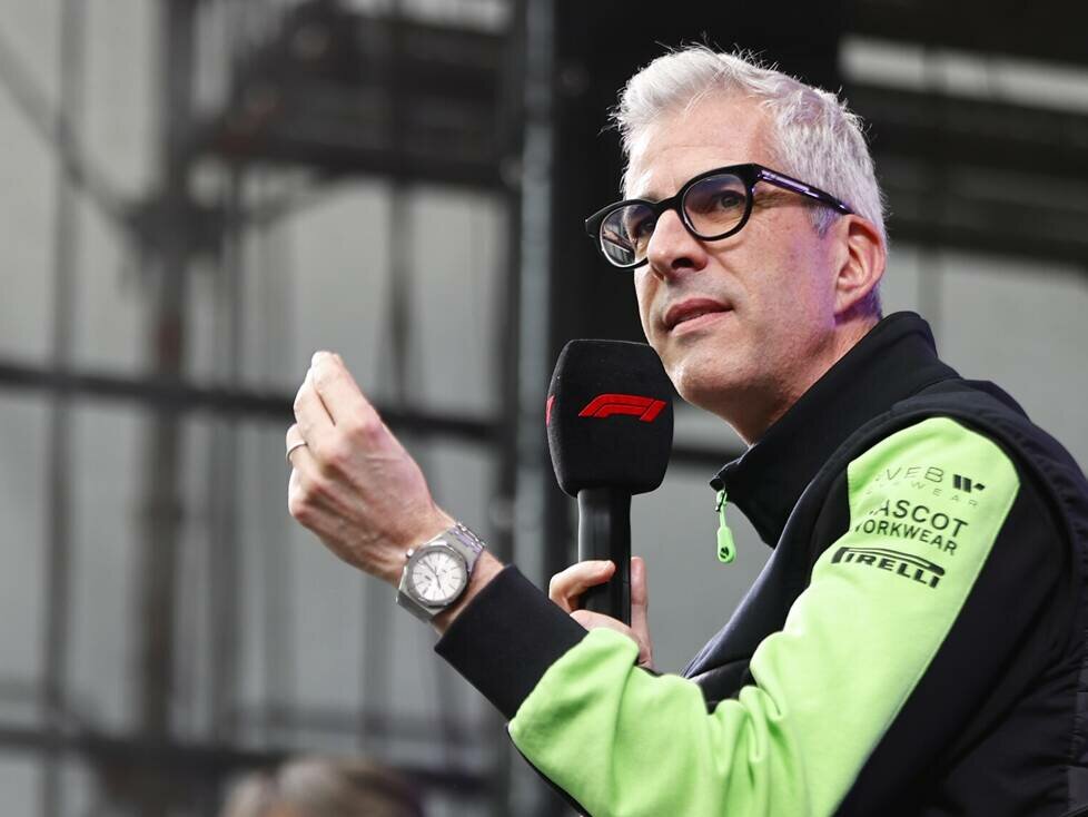 Sauber-Repräsentant Alessandro Alunni Bravi im Formel-1-Fahrerlager 2024
