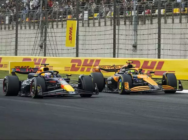 Max Verstappen im Red Bull neben Lando Norris im McLaren beim Formel-1-Rennen in China 2024 Titel-Bild zur News: Max Verstappen im Red Bull neben Lando Norris im McLaren beim Formel-1-Rennen in China 2024