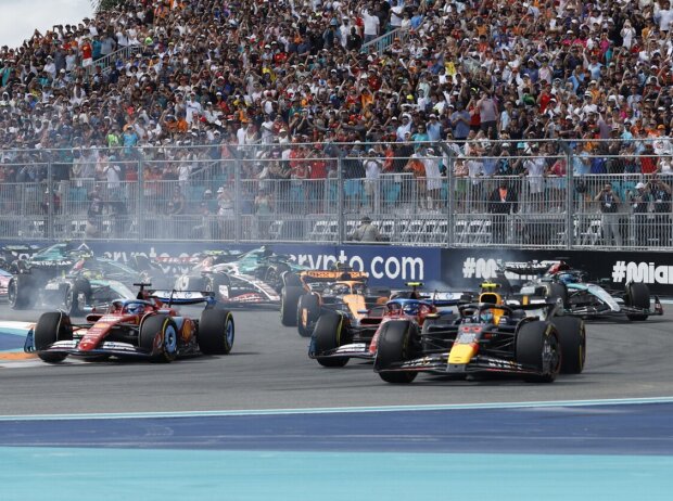 Titel-Bild zur News: Die Startphase beim Formel-1-Rennen in Miami 2024