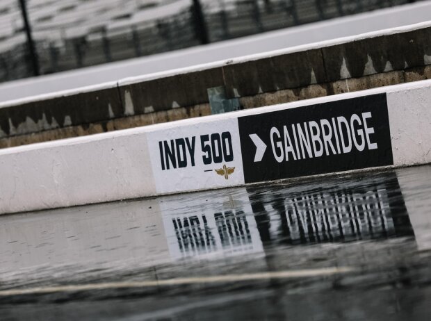 Titel-Bild zur News: Regen am Indianapolis Motor Speedway