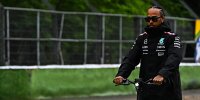 Lewis Hamilton (Mercedes) vor dem Formel-1-Rennen in Imola 2024