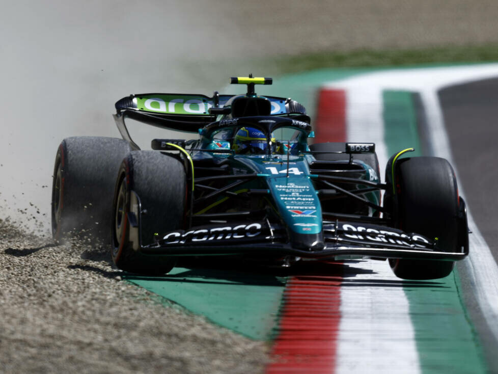 Fernando Alonso (Aston Martin AMR24) beim Formel-1-Rennen in Imola 2024