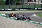 Kevin Magnussen (Haas) und Oscar Piastri (McLaren) 