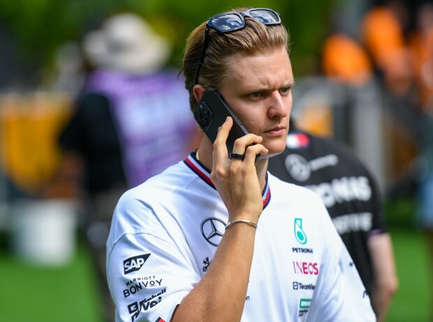 Wer da wohl durchklingelt? Schumacher sucht noch ein Formel-1-Cockpit Wer da wohl durchklingelt? Schumacher sucht noch ein Formel-1-Cockpit