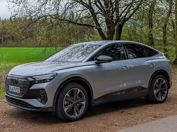 Audi Q4 e-tron 45 Sportback (2024) Titel-Bild zur News: Audi Q4 e-tron 45 Sportback (2024)
