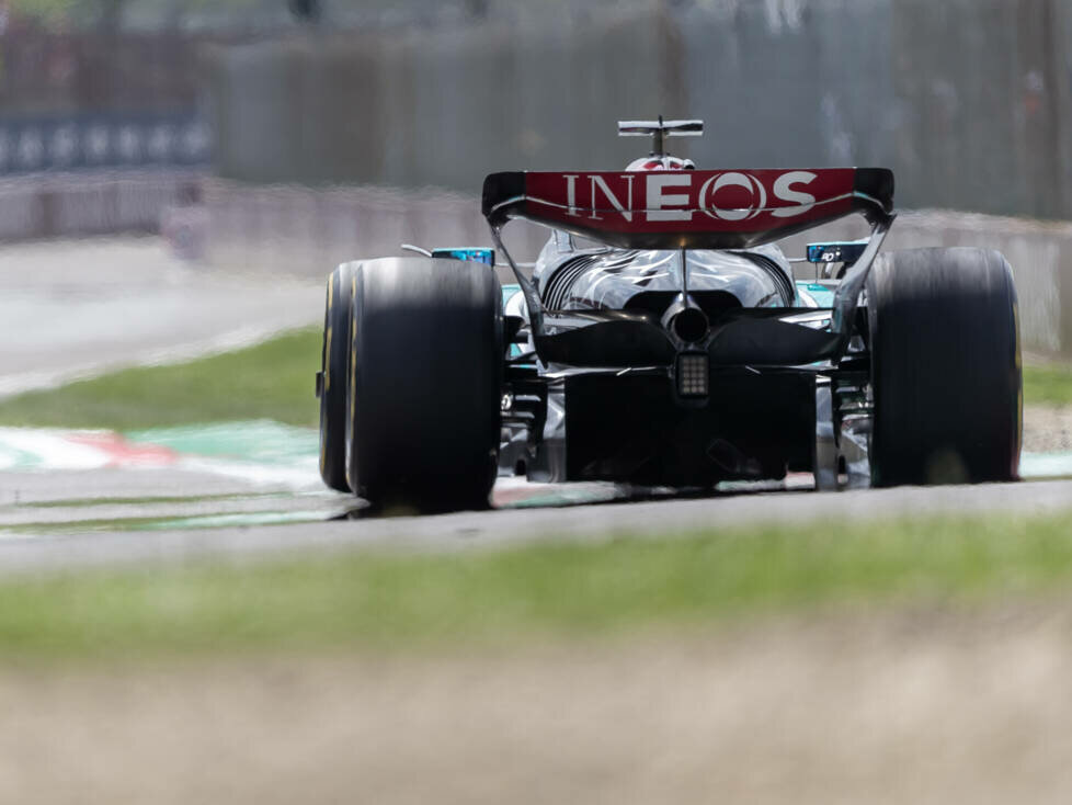 George Russell (Mercedes W15) beim Formel-1-Rennen in Imola 2024