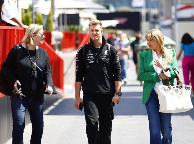 Schumi-Pressesprecherin Sabine Kehm mit Mick und Corinna Schumacher Schumi-Pressesprecherin Sabine Kehm mit Mick und Corinna Schumacher